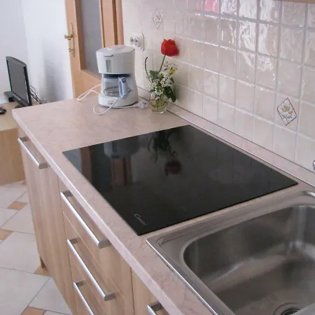 Toic Apartment Cres
