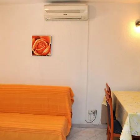 Toic Apartment Cres